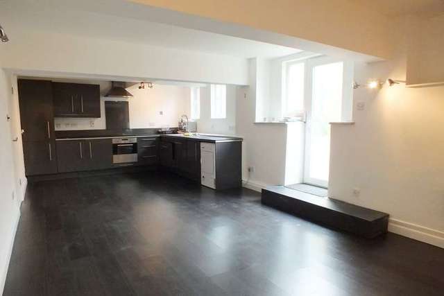  Image of 1 Bedroom Flat for sale at Avening Gloucestershire, GL8 8LU