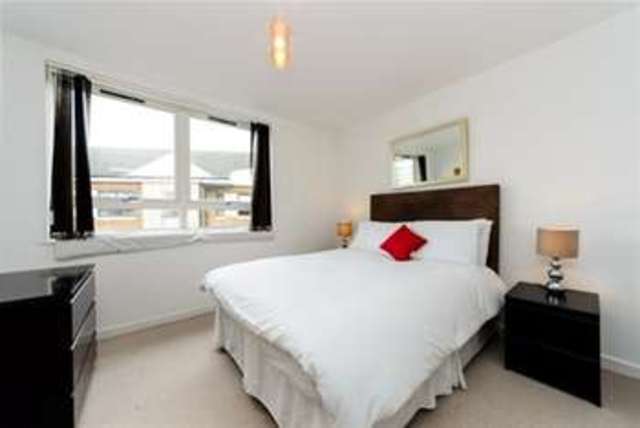  Image of 1 Bedroom Flat to rent at London, W4 3AZ
