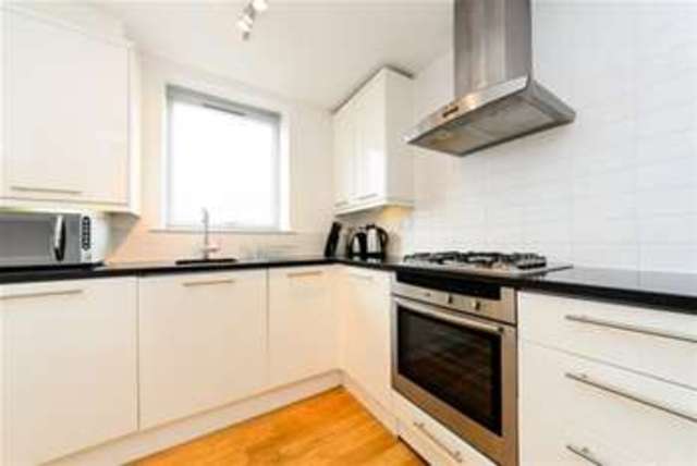  Image of 1 Bedroom Flat to rent at London, W4 3AZ