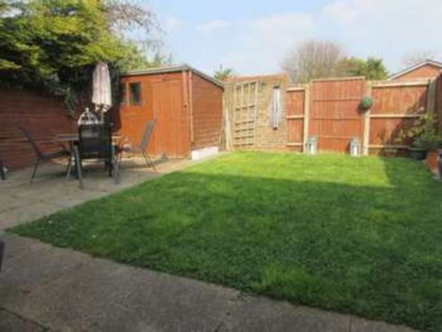  Image of 3 Bedroom Semi-Detached to rent at Linden Close  Warwick, CV34 5RF