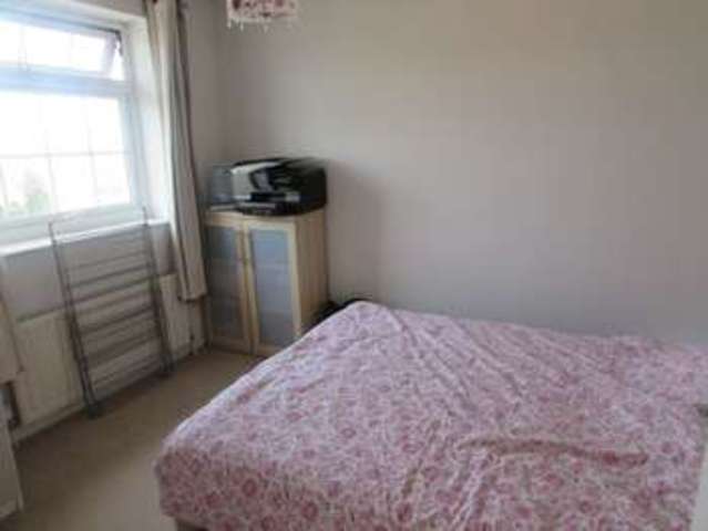  Image of 3 Bedroom Semi-Detached to rent at Linden Close  Warwick, CV34 5RF