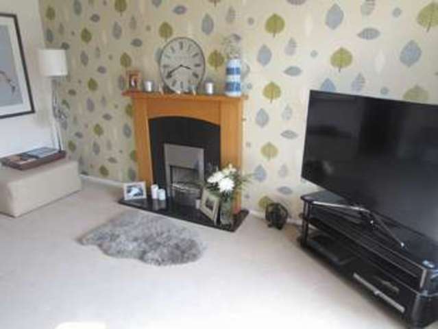  Image of 3 Bedroom Semi-Detached to rent at Linden Close  Warwick, CV34 5RF