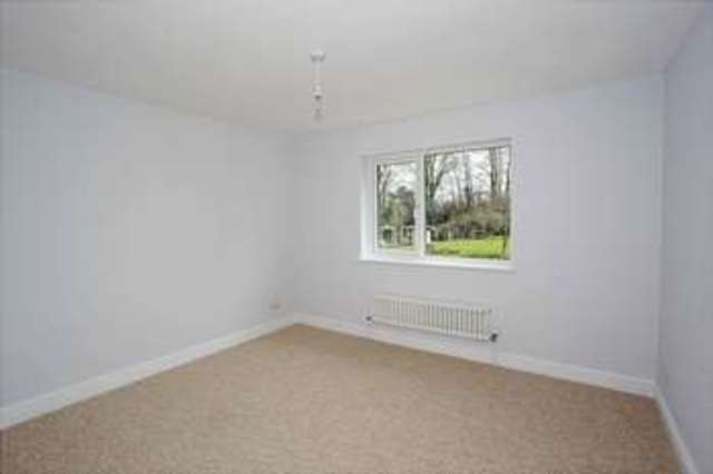  Image of 4 Bedroom Semi-Detached for sale at London Road  Crowborough, TN6 1UT