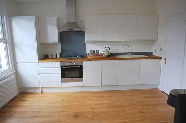  Image of 2 Bedroom Flat for sale at Manor Park Road Array Fortis Green, N2 0SL