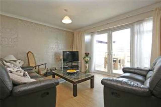  Image of 4 Bedroom Detached for sale at Shepperton  Shepperton, TW17 9EJ