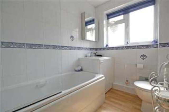  Image of 4 Bedroom Detached for sale at Shepperton  Shepperton, TW17 9EJ