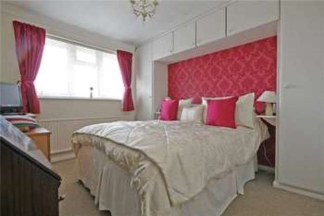  Image of 4 Bedroom Detached for sale at Shepperton  Shepperton, TW17 9EJ