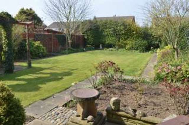  Image of 3 Bedroom Detached for sale at Messingham Road  Scunthorpe, DN17 2QX