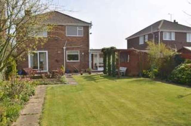  Image of 3 Bedroom Detached for sale at Messingham Road  Scunthorpe, DN17 2QX