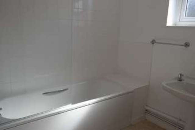  Image of 4 Bedroom Property to rent at 245 Micklefield Road  High Wycombe, HP13 7HU