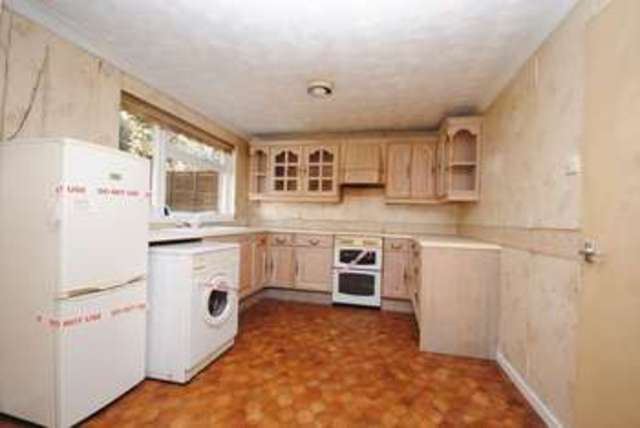  Image of 2 Bedroom Terraced for sale at Montgomery Road  Southampton, SO18 4RW