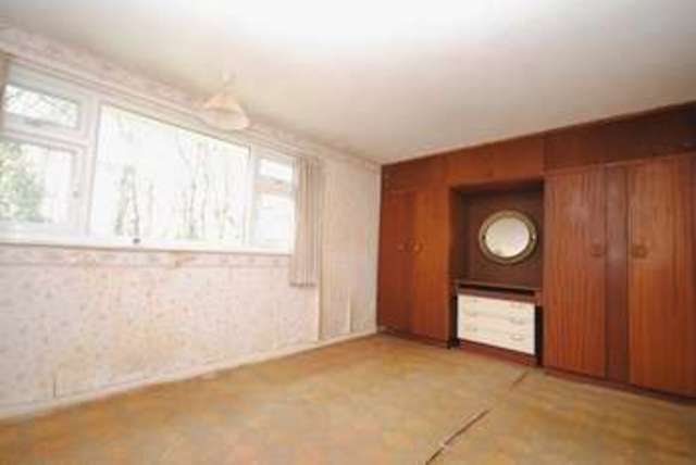  Image of 2 Bedroom Terraced for sale at Montgomery Road  Southampton, SO18 4RW