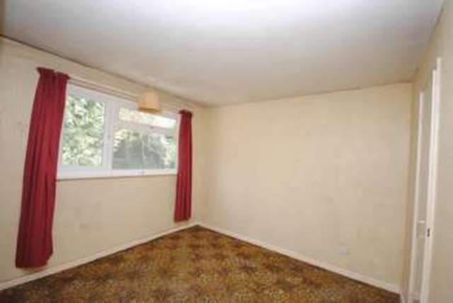  Image of 2 Bedroom Terraced for sale at Montgomery Road  Southampton, SO18 4RW