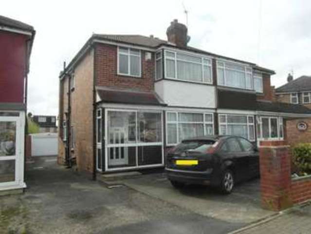  Image of 3 Bedroom Semi-Detached to rent at Morley Crescent East  Stanmore, HA7 2LG