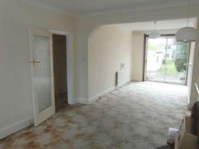  Image of 3 Bedroom Semi-Detached to rent at Morley Crescent East  Stanmore, HA7 2LG