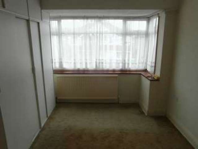  Image of 3 Bedroom Semi-Detached to rent at Morley Crescent East  Stanmore, HA7 2LG