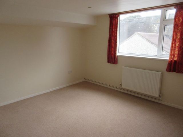 Image of 4 Bedroom Detached to rent at Bull Bay Road  Amlwch, LL68 9EA
