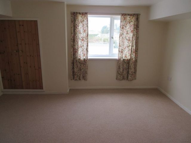  Image of 4 Bedroom Detached to rent at Bull Bay Road  Amlwch, LL68 9EA