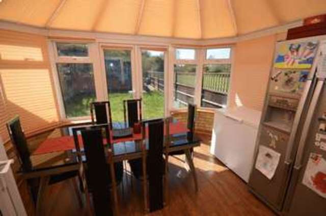  Image of 2 Bedroom Detached for sale at Portland Ride  Houghton Regis, LU5 5FP