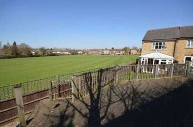  Image of 2 Bedroom Detached for sale at Portland Ride  Houghton Regis, LU5 5FP