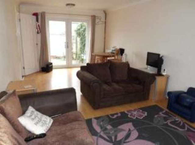  Image of 3 Bedroom End of Terrace for sale at Leicester Leicestershire Glenfield, LE3 6PQ