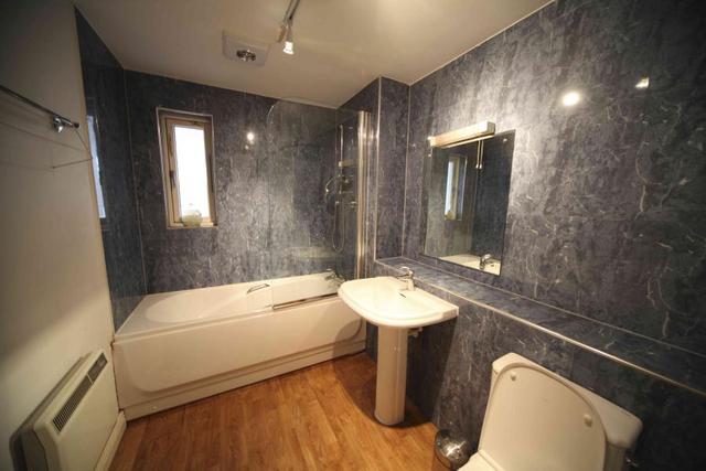  Image of 3 Bedroom Flat to rent at Birmingham, B1 1RB