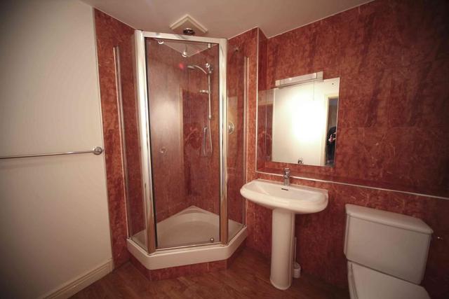  Image of 3 Bedroom Flat to rent at Birmingham, B1 1RB