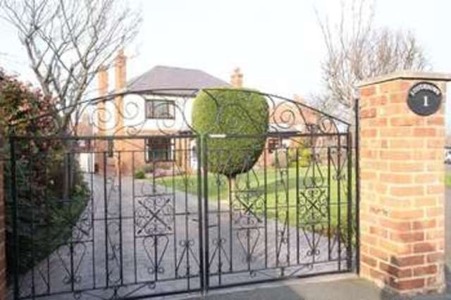  Image of 4 Bedroom Detached for sale at Saughall Massie Road West Kirby Wirral, CH48 6DR