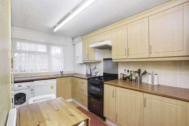  Image of 3 Bedroom Maisonette to rent at Shernhall Street Walthamstow London, E17 9JA