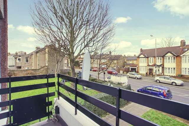  Image of 3 Bedroom Maisonette to rent at Shernhall Street Walthamstow London, E17 9JA