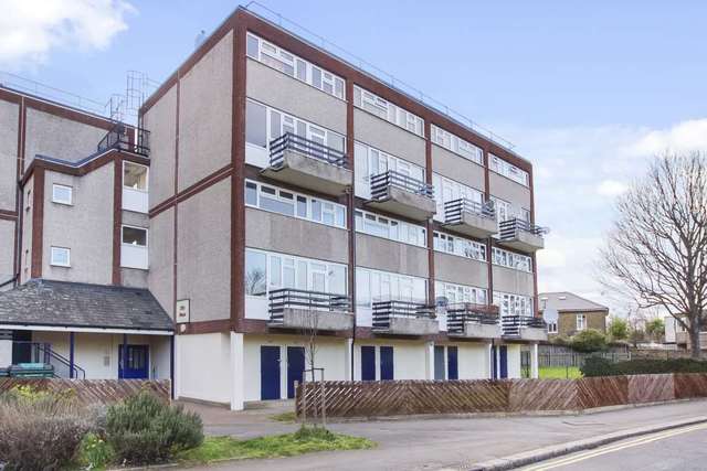  Image of 3 Bedroom Maisonette to rent at Shernhall Street Walthamstow London, E17 9JA