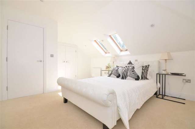  Image of 5 Bedroom Detached for sale at Purley Surrey Purley, CR8 3DF