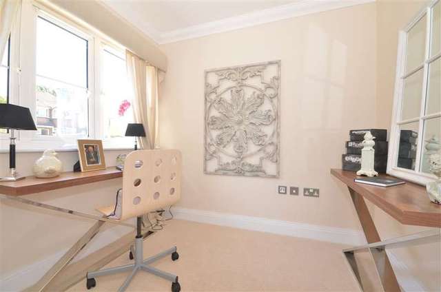  Image of 5 Bedroom Detached for sale at Purley Surrey Purley, CR8 3DF