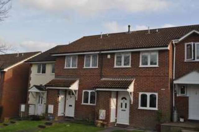  Image of 2 Bedroom Terraced to rent at Spruce Drive  Lightwater, GU18 5YU