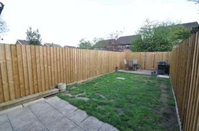  Image of 2 Bedroom Terraced to rent at Spruce Drive  Lightwater, GU18 5YU