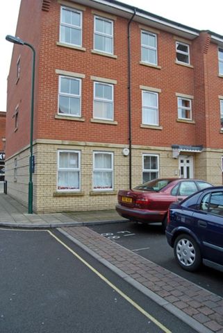  Image of 3 Bedroom Flat to rent at St Marys Street  SOUTHAMPTON, SO14 1LY