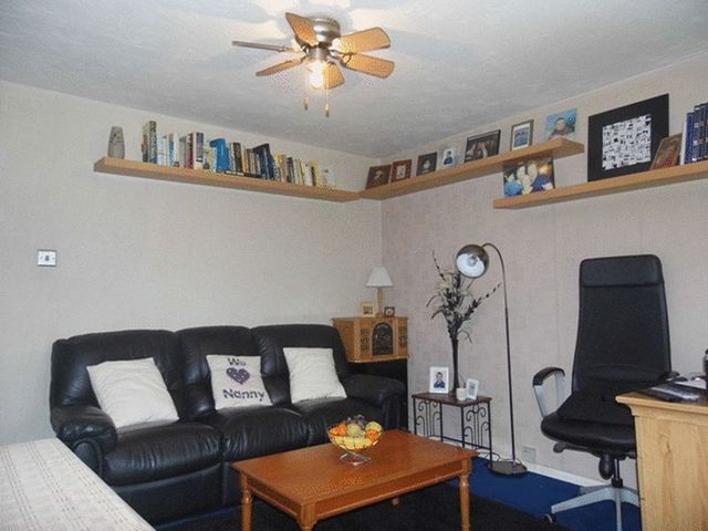  Image of 1 Bedroom Terraced for sale at Stafford Road Waddon CROYDON, CR0 4NL
