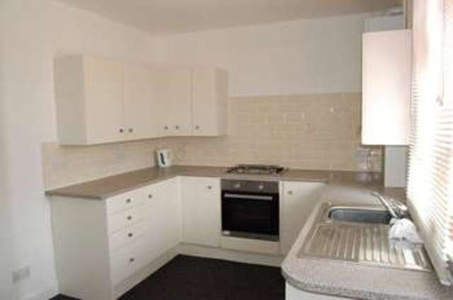  Image of 2 Bedroom Semi-Detached to rent at Sutcliffe Avenue  Grimsby, DN33 1AJ