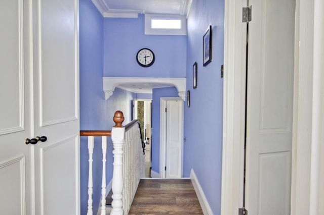  Image of 2 Bedroom Flat for sale at Swallowfield Road  Charlton, SE7 7NR