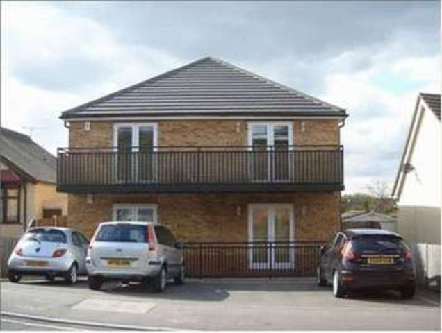  Image of Property to rent at The Approach  Rayleigh, SS6 9AA