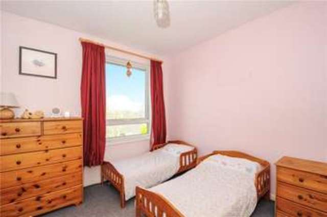  Image of 3 Bedroom Terraced for sale at Knaphill Woking Knaphill, GU21 2NX