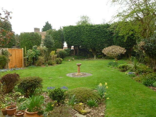  Image of 3 Bedroom Detached for sale at Vicarage Road  Wigginton, HP23 6DZ
