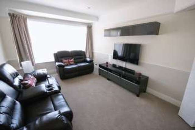  Image of 4 Bedroom Detached for sale at White Hart Lane Portchester Fareham, PO16 9BH