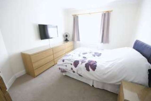  Image of 4 Bedroom Detached for sale at White Hart Lane Portchester Fareham, PO16 9BH