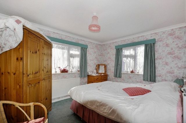  Image of 3 Bedroom Detached for sale at Wood Lane Papworth Everard Cambridge, CB23 3RL