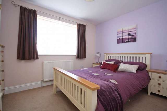  Image of 3 Bedroom Detached for sale at Reigate, RH2 9HS