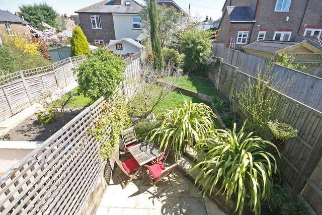  Image of 3 Bedroom Detached for sale at Reigate, RH2 9HS