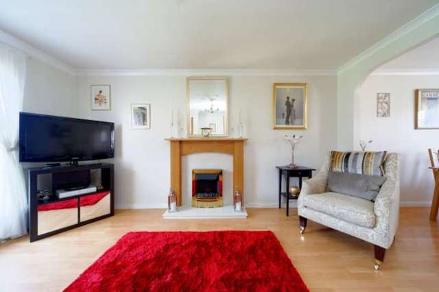  Image of 3 Bedroom End of Terrace for sale at Kingfisher Gardens  Glasgow, G13 4QP