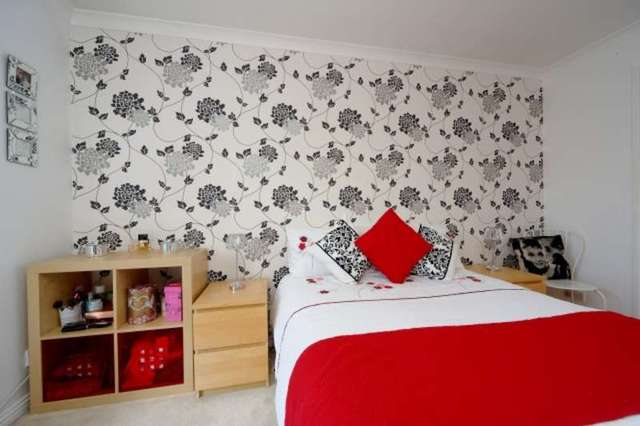  Image of 3 Bedroom End of Terrace for sale at Kingfisher Gardens  Glasgow, G13 4QP