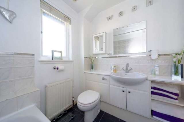  Image of 3 Bedroom End of Terrace for sale at Kingfisher Gardens  Glasgow, G13 4QP